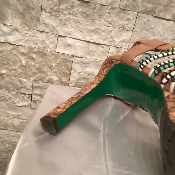 Lisa for Donald J. Pliner Danisa Platform Sandals - Picture 7 of 8